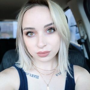 Meet your Posher, Alicia